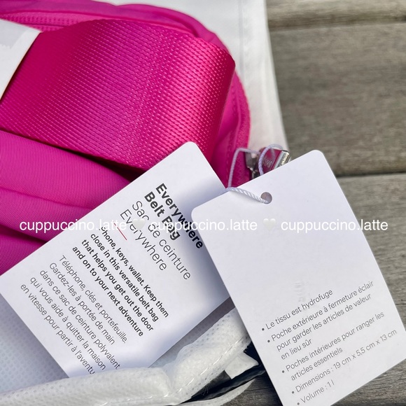 💗LAST ONE💗Lululemon Athletica Everywhere Belt Bag in Sonic Pink - Picture 7 of 13
